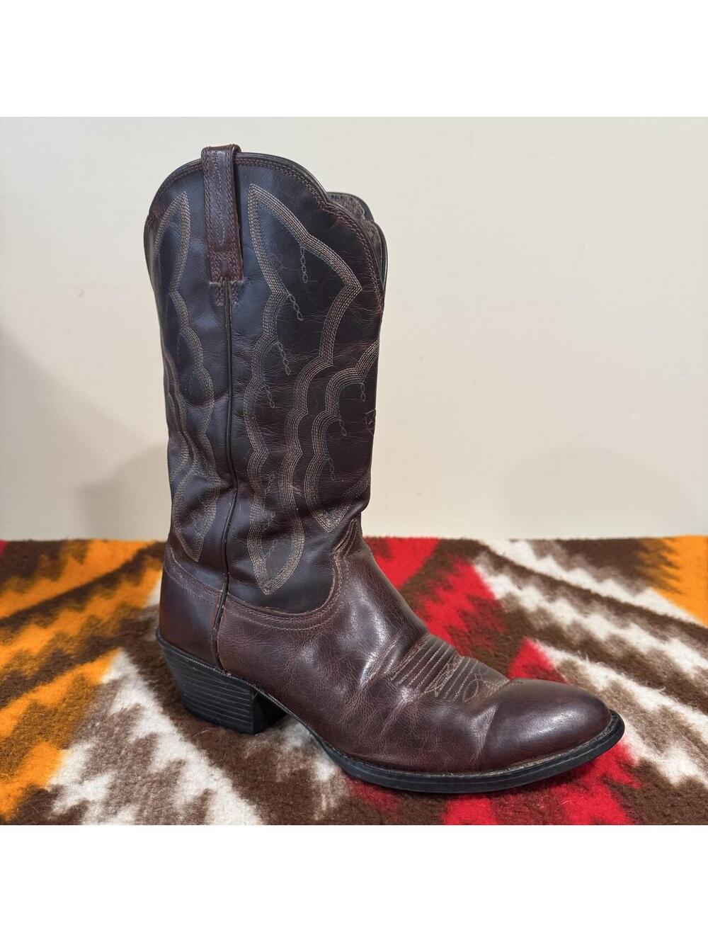 Ariat Women's Brown Boot Ariat Heritage R-Toe Brown leather cowboy boots
